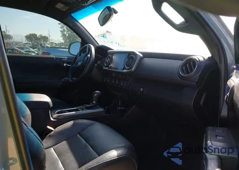 2022 Toyota Tacoma Trd Off Road z USA, uszkodzony, nr VIN 3TMCZ5ANXNM463746